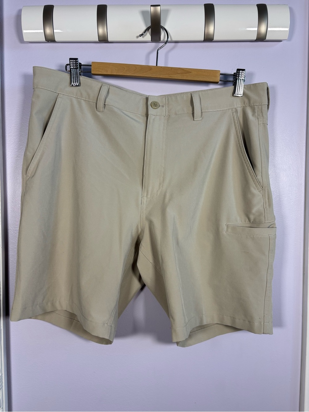 PGA Tour Men's Hybrid Athletic Golf Shorts - Beige Size 34
